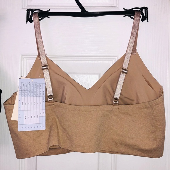 2 True Body loft triangle bralettes (M) - Picture 5 of 9